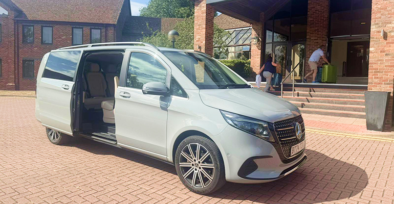 4–8 seater minibus hire