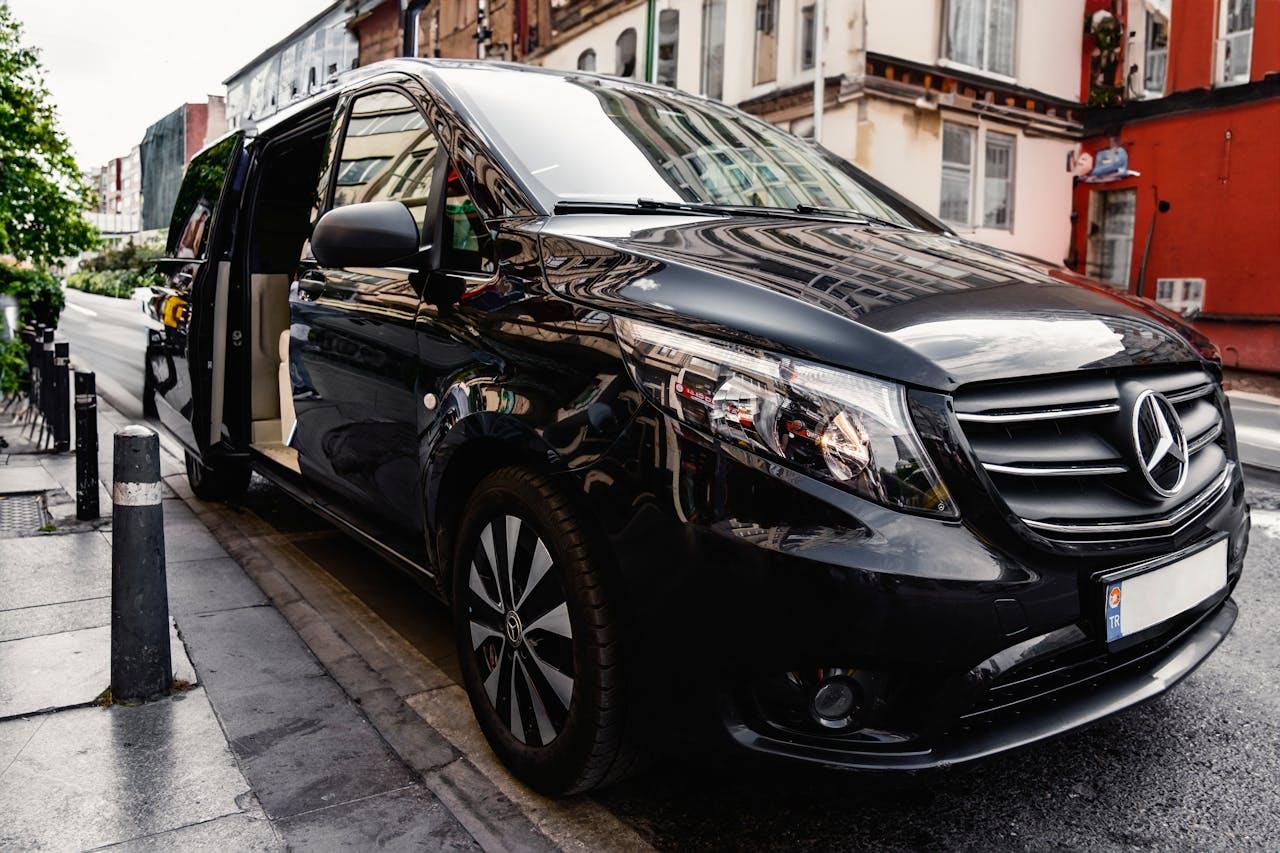 4–8 seater minibus hire