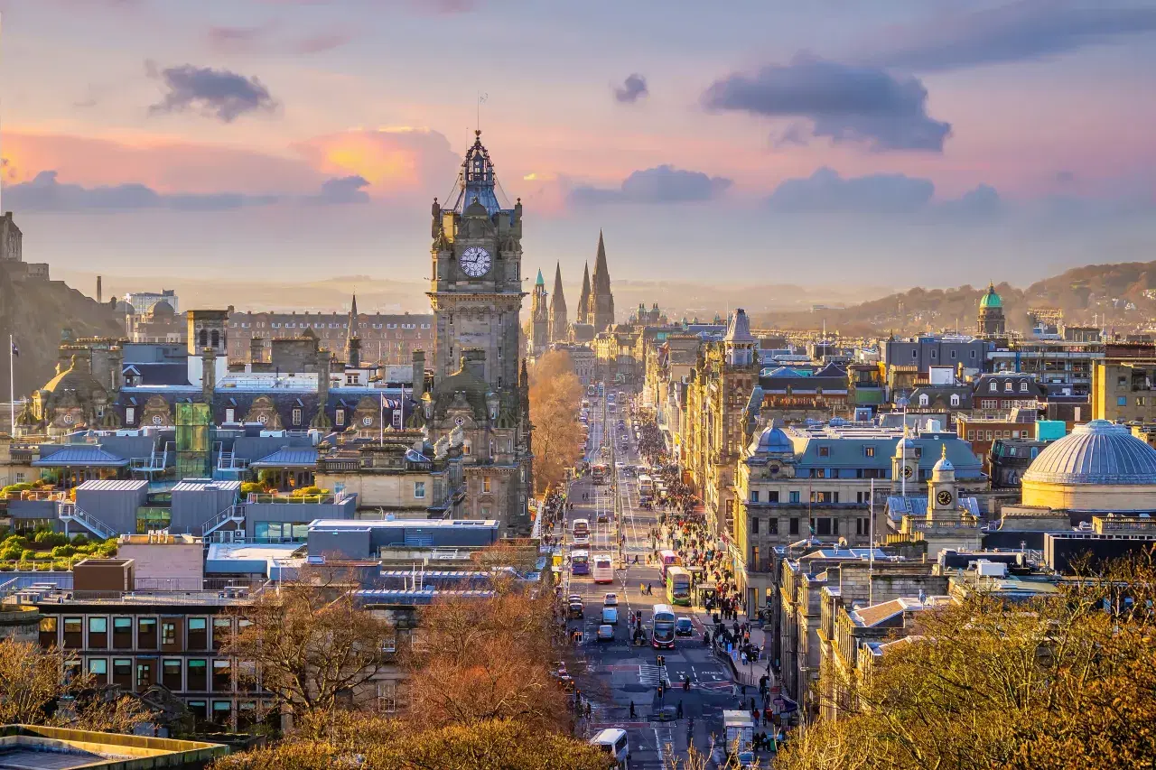 Edinburgh Castle and Old Town skyline