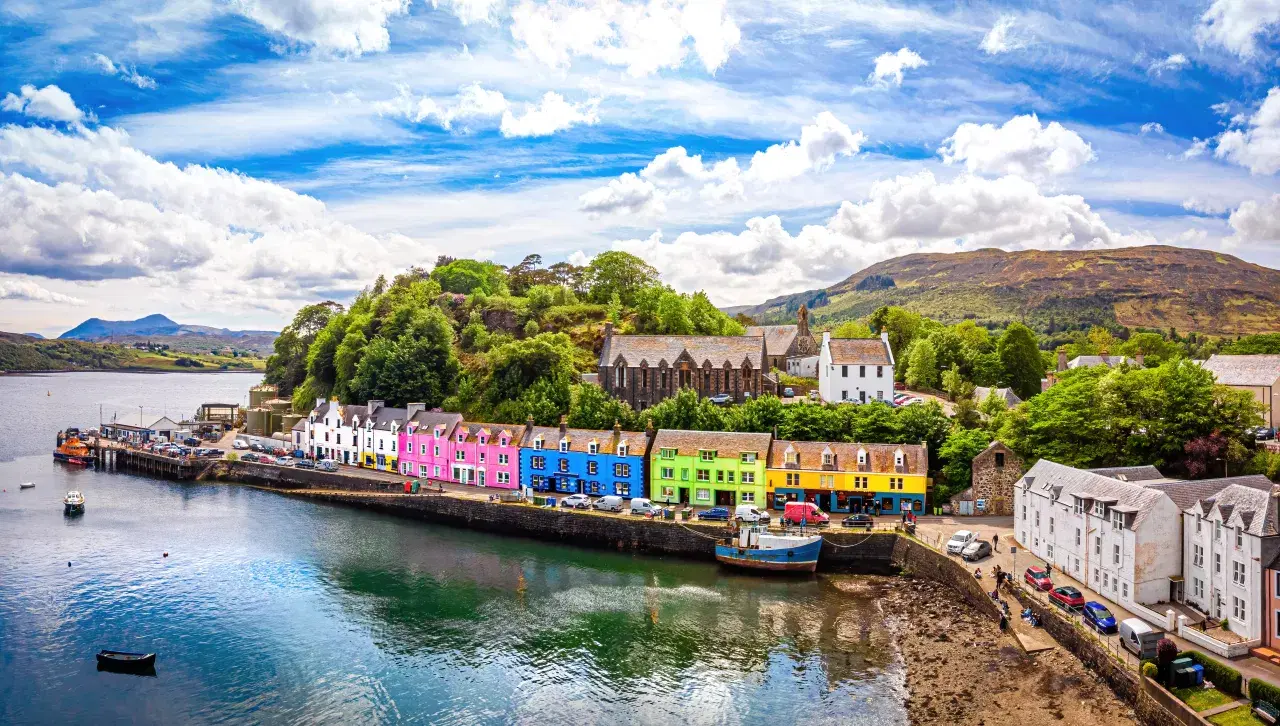 Why choose Coach Hire Network for travel to Scotland