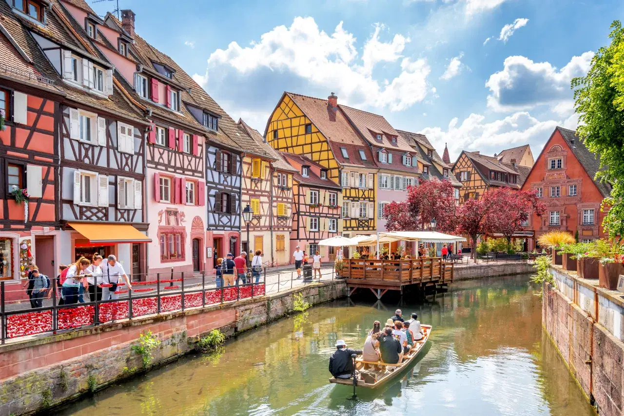 Why choose Coach Hire Network for travel to France