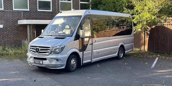 Large minibus for a 17–24 passenger London City Airport transfer